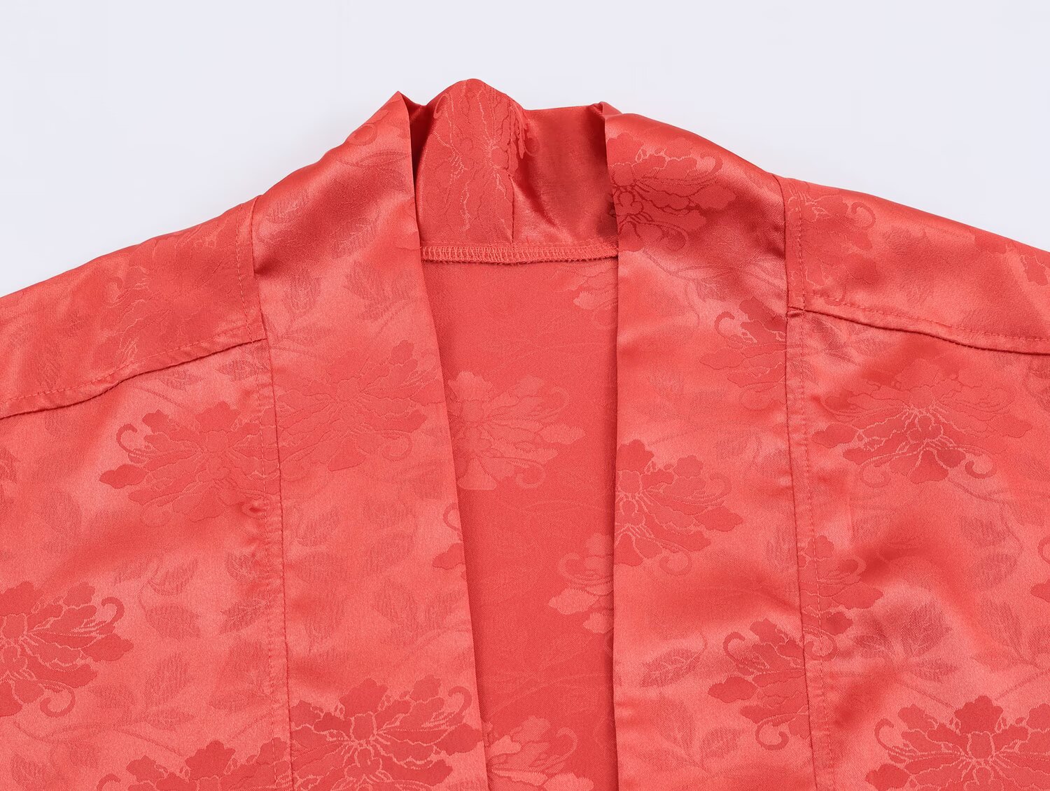 Cardigan long en satin pour femme, style vintage streetwear, imprimé floral rouge, manches chauve-souris, coupe ample et décontractée, collection été 2026