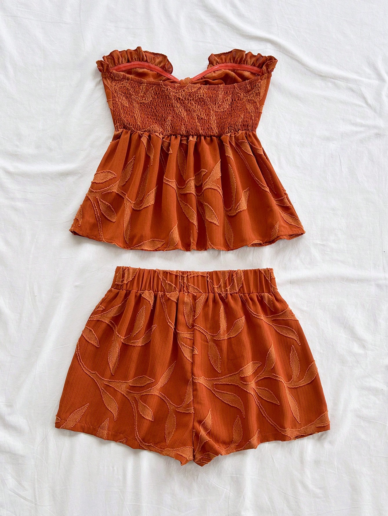 Ensemble 2 pièces pour femmes comprenant un haut imprimé orange-rouge et un short décontracté, parfait pour le quotidien, les vacances, les fêtes et les rendez-vous