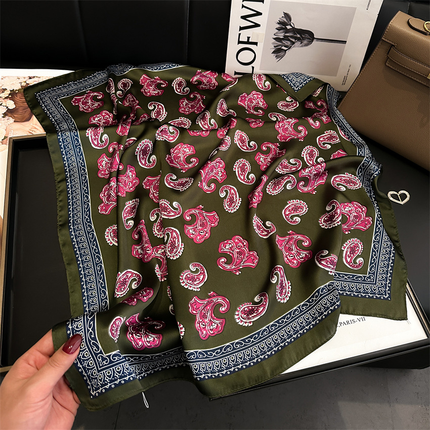 Foulard carré imprimé Paisley, Bandana en Satin doux, Vintage, coupe-vent, châle enveloppant, Imitation soie, serviette de plage de voyage, nouvelle collection 2025