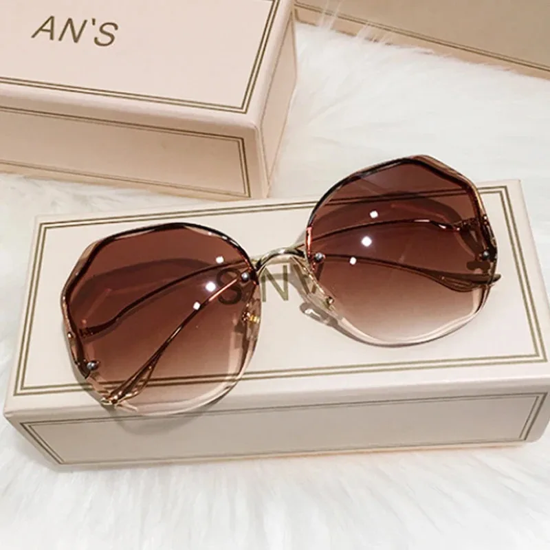Lunettes de soleil carrées élégantes pour hommes et femmes, lunettes de soleil d'extérieur décontractées, miroir de créateur, nuances de voyage