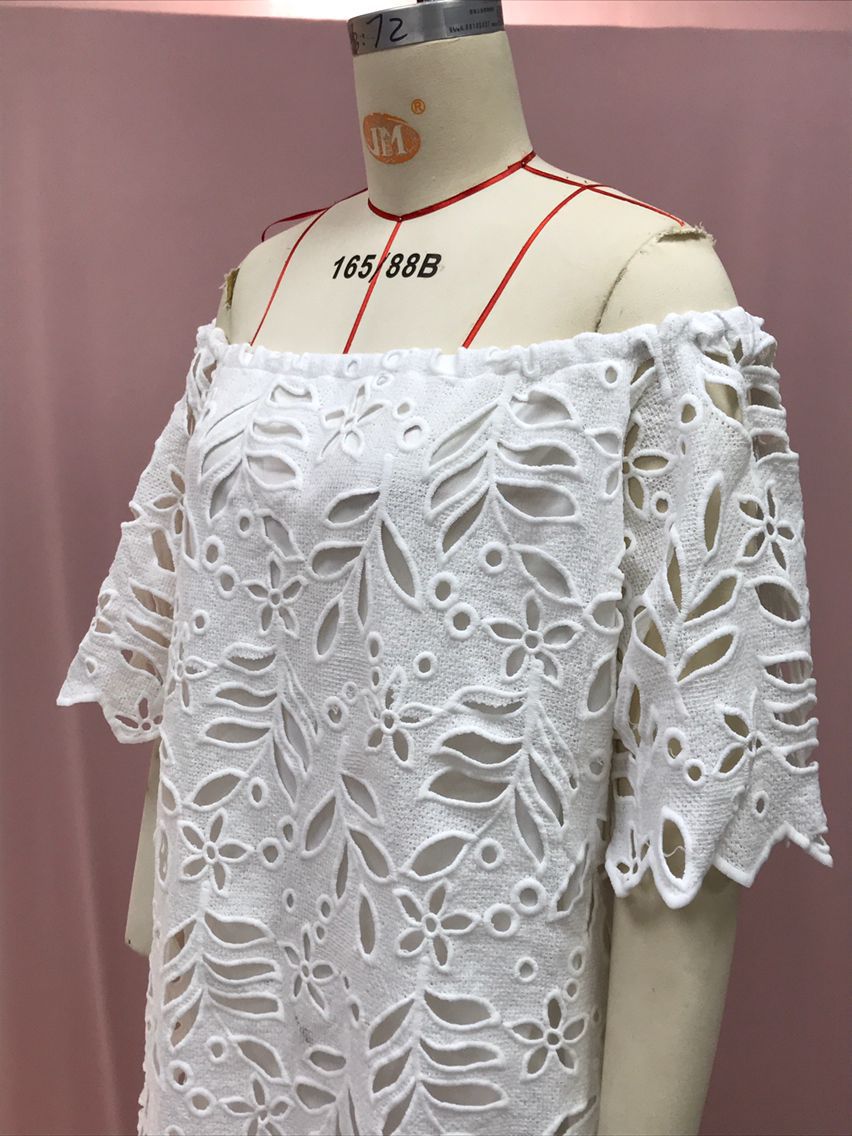 Robe en dentelle pour femmes, vêtements d'été, Streetwear, col bateau, sans bretelles, mode, jupe courte, élégante, couleur unie, pull, robes féminines, 2024