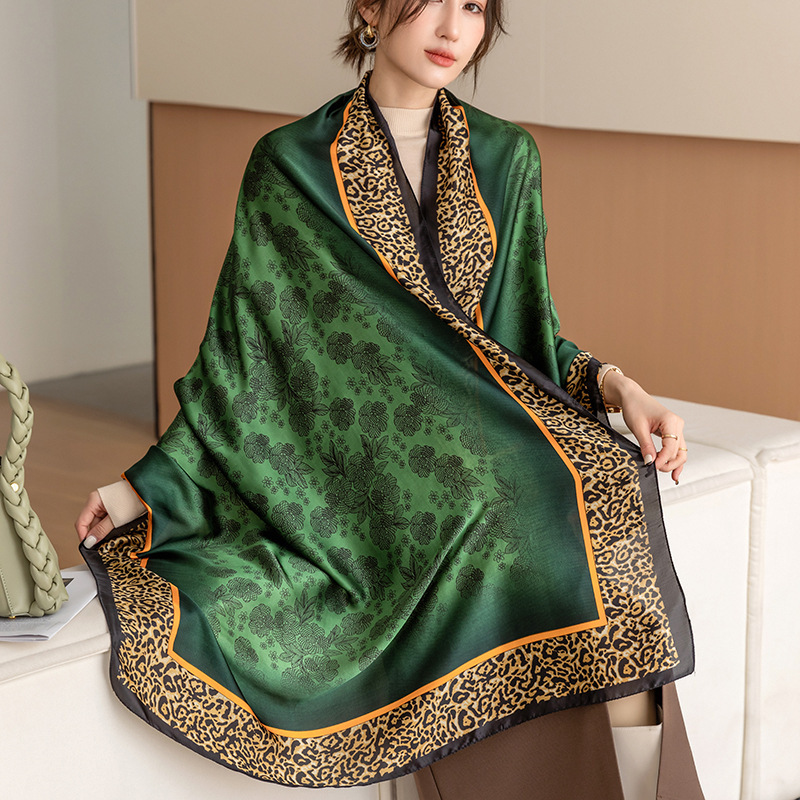 1 pièce, écharpe bohème à imprimé léopard, dimensions 180 x 90 cm, écharpe fine en satin de qualité supérieure, imprimée, polyvalente, et châle en soie pour femmes.
