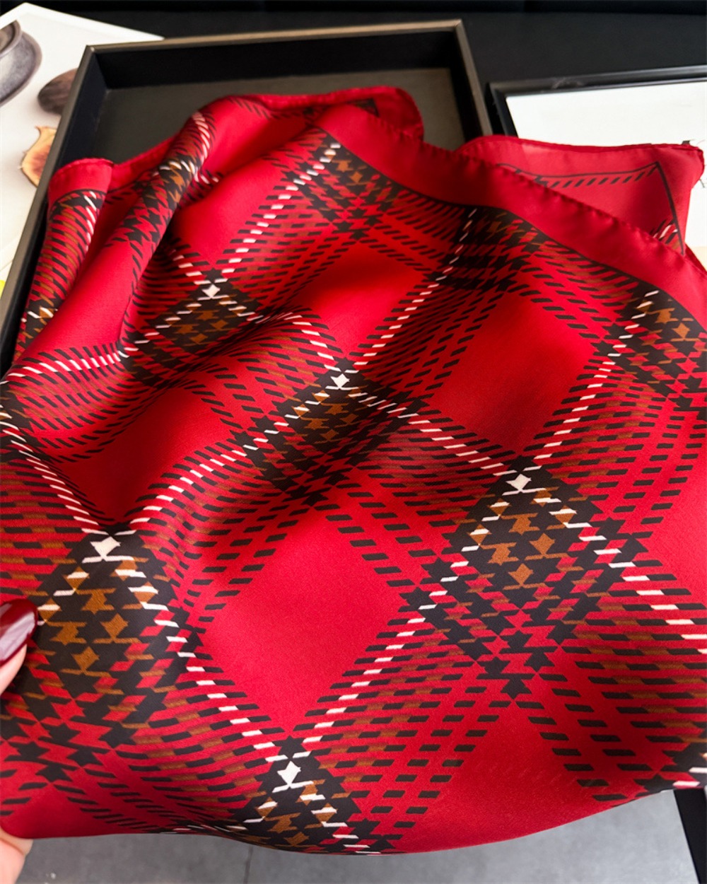Nouveaux Foulards Carrés pour Femme, Effet Soie, Imprimé Carreaux, Bandeau Cheveux, Ruban, Écharpes et Châles Printemps