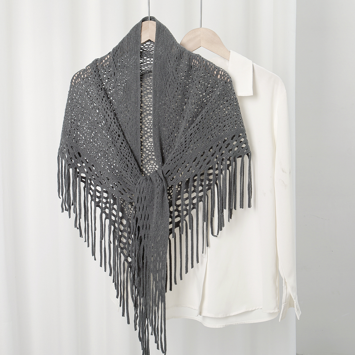 Châle long tricoté à franges, couleur unie, écharpe triangulaire pour femme, châle ajouré multifonction doux