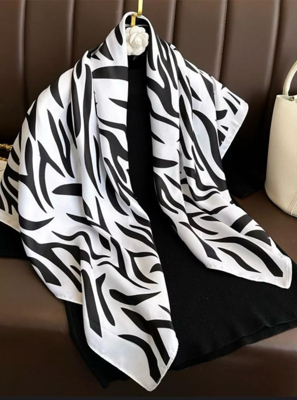 Foulard de luxe en Satin doux pour femmes, écharpe carrée imprimée à rayures d'animaux, châle en sergé, Hijab, 90x90CM